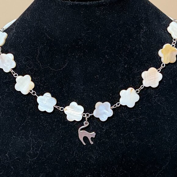 Mother of Pearl Flower Beaded Short Necklace + Cute Slim Cat Pendant - Picture 3 of 13
